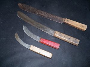 Set of four Trade knives