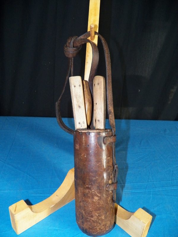 Buffalo Hunter's Skinning Knives and Carrying Case